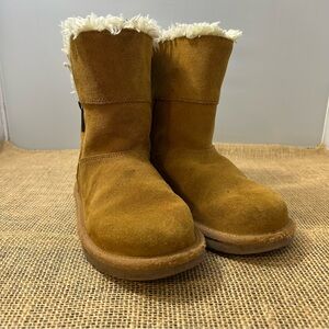 UGG Kids Boots in Tan with Cream Lining